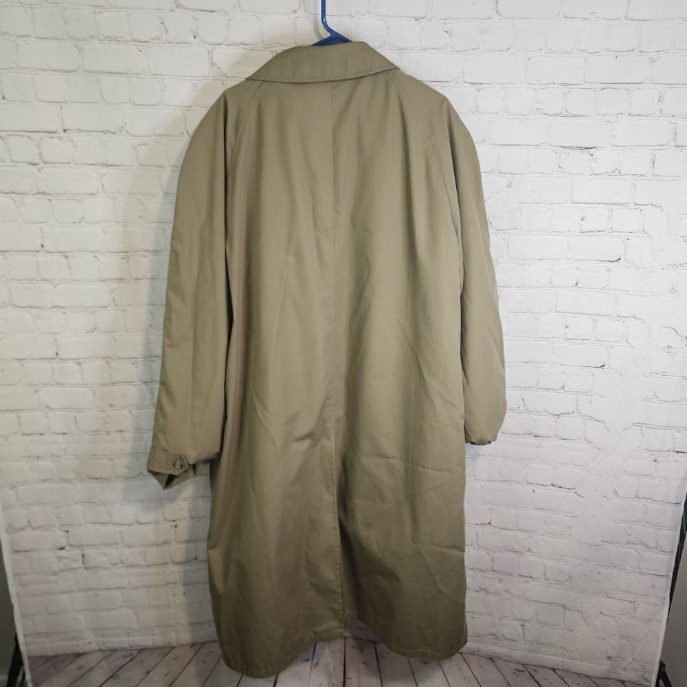 Men's Classic Khaki Trench Coat — Lightweight Overcoat - Picture 5 of 5